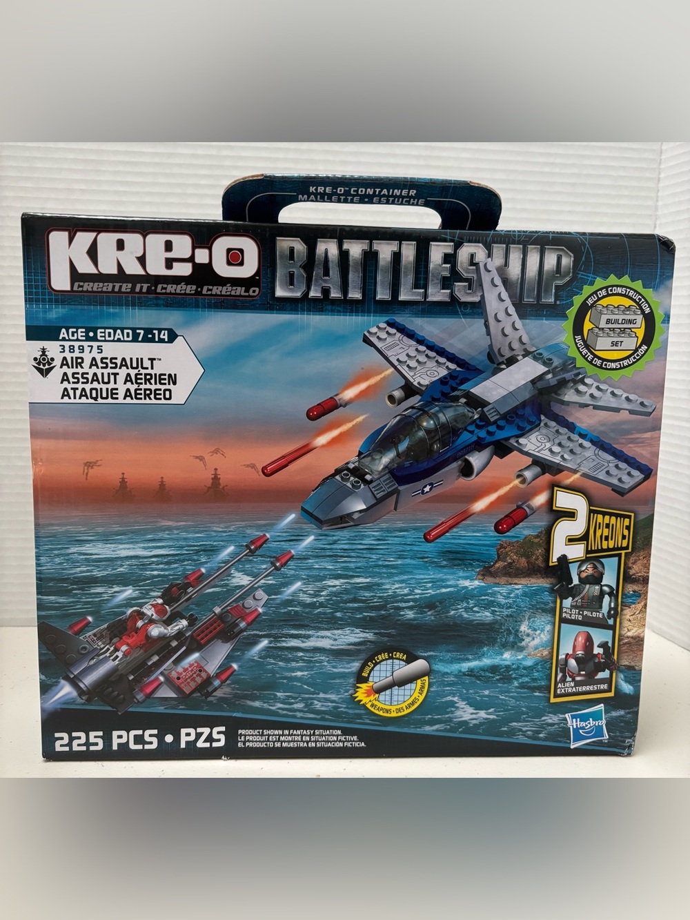 Hasbro Kreo Kre-O Battleship Air Assault #38975 225 Pcs with 2 Kreon Figures